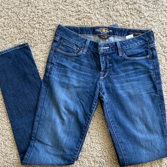 Lucky Brand 4 / 27 Regular dark denim jeans. Lola Skinny. Super flattering. - Picture 1 of 5